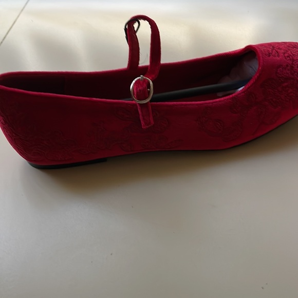 Red Embroidered Ballet Flats - Picture 6 of 6